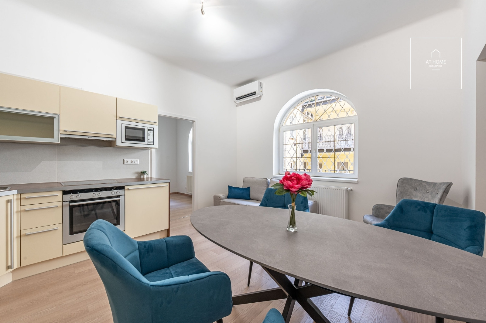 Fully renovated 56 qm apartment with 2 bedrooms in the 6th district