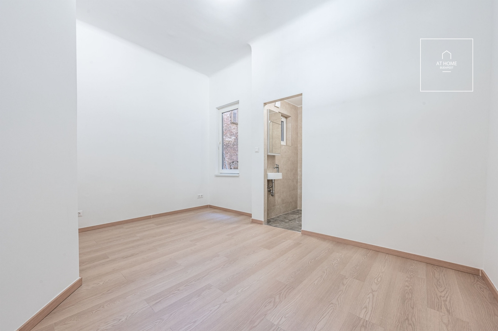 Fully renovated 56 qm apartment with 2 bedrooms in the 6th district