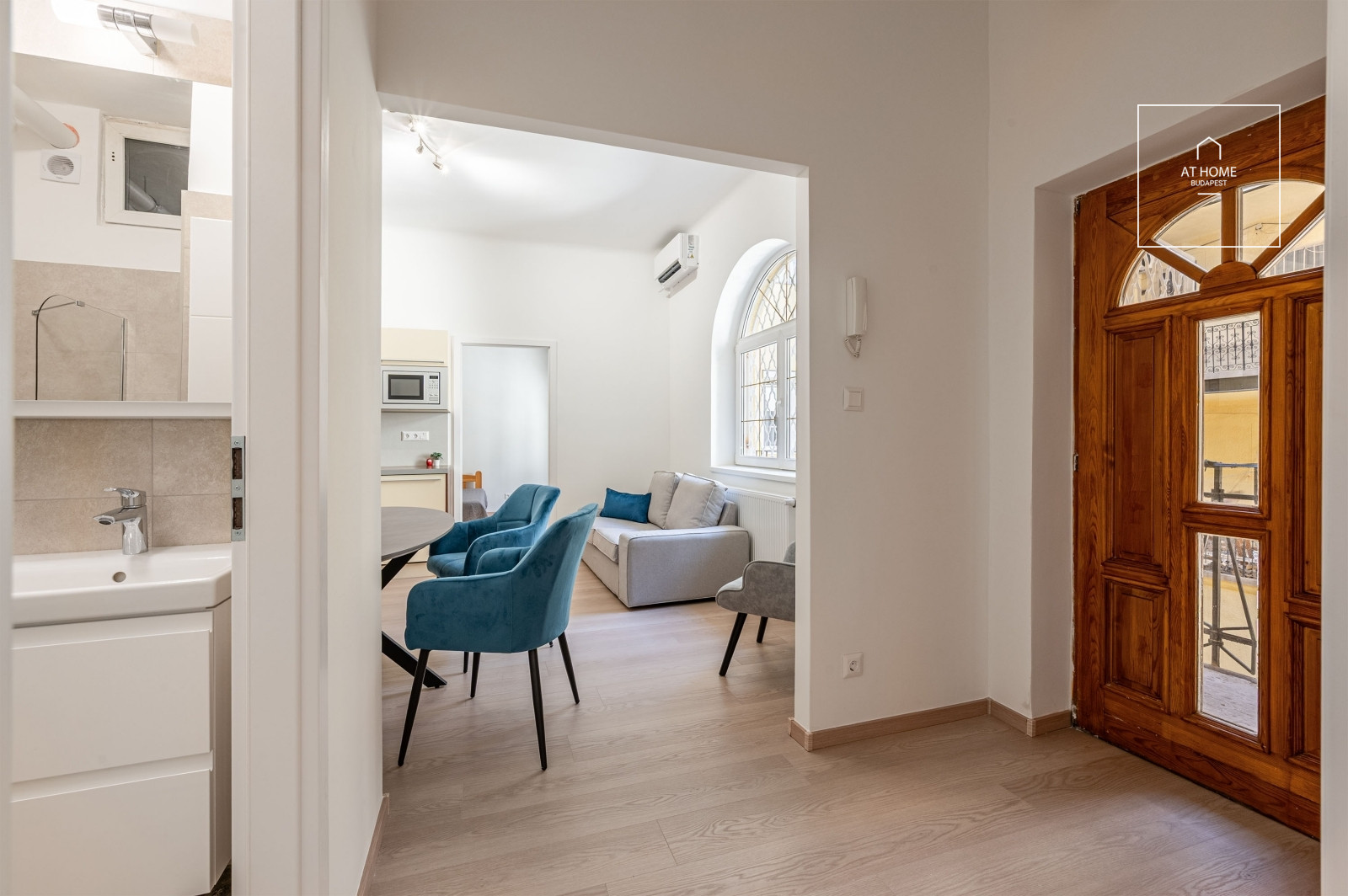 Fully renovated 56 qm apartment with 2 bedrooms in the 6th district