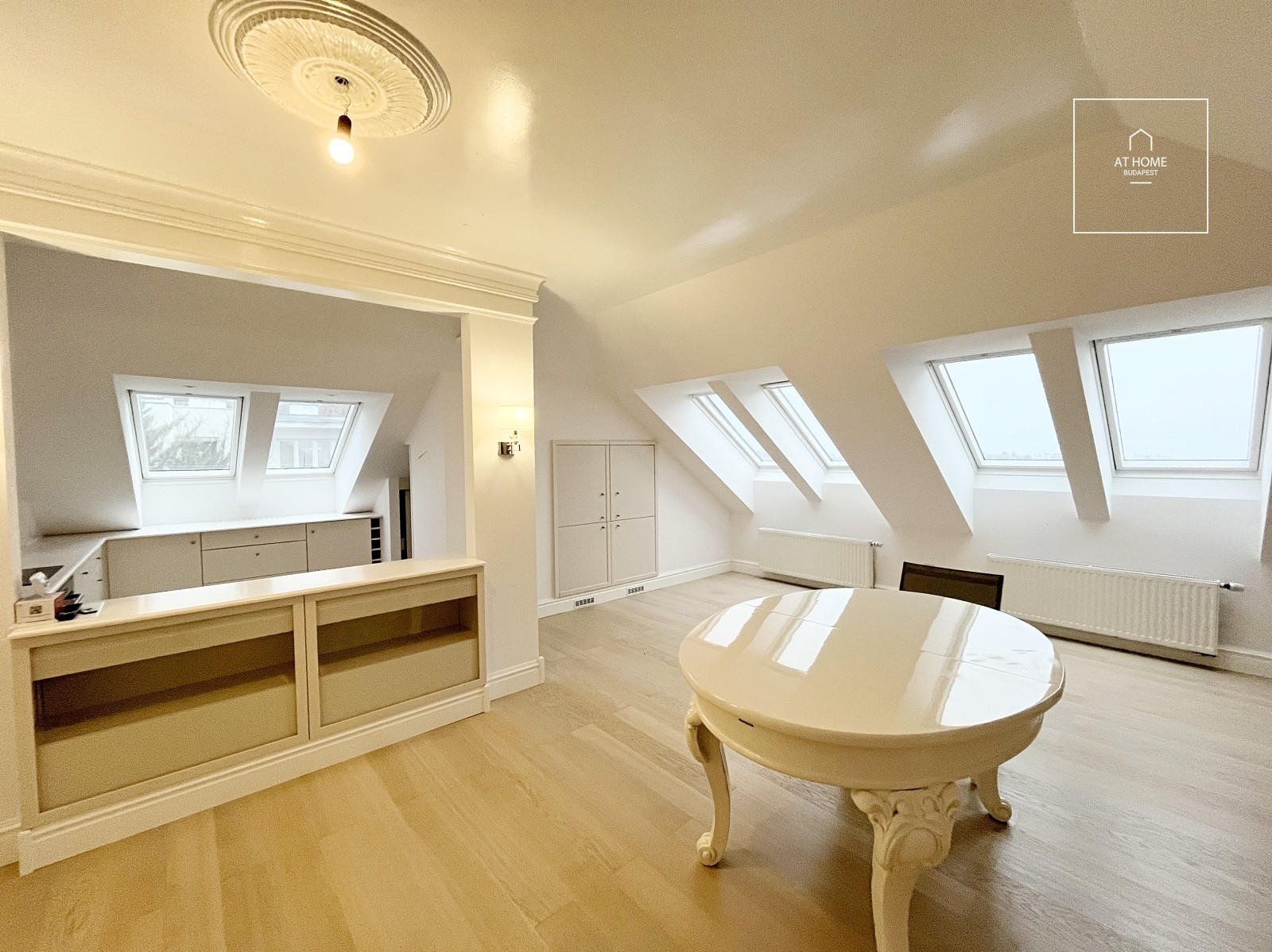 Elegant detached house for sale Budapest II. district, Szemlőhegy