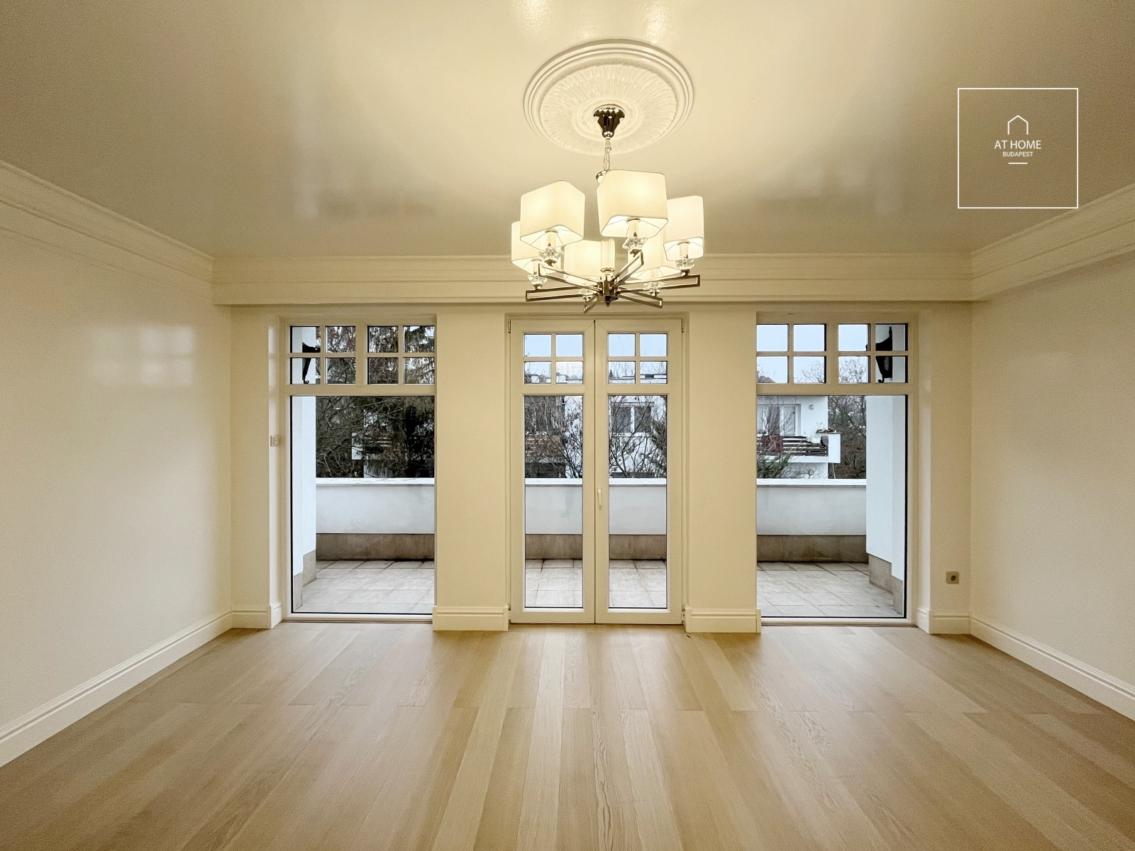 Elegant detached house for sale Budapest II. district, Szemlőhegy