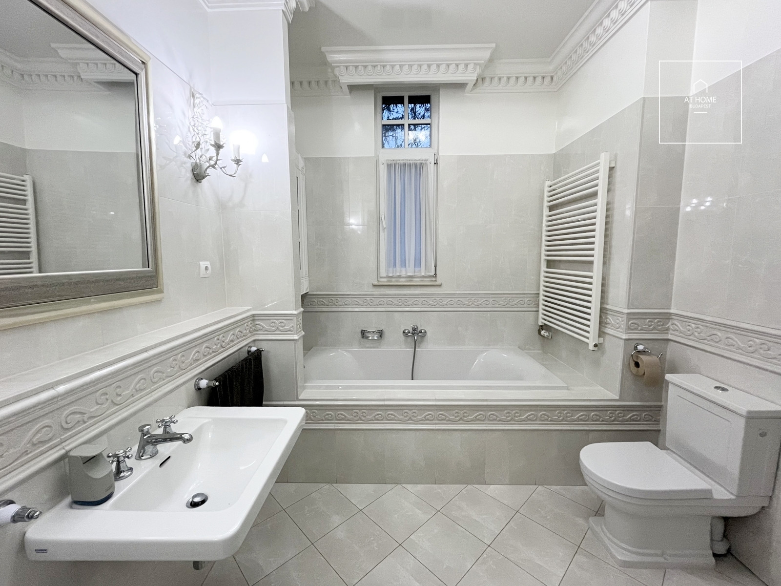 Elegant detached house for sale Budapest II. district, Szemlőhegy