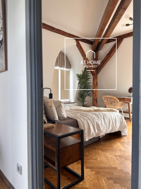 Exclusive three-bedroom apartment with stunning panoramic views on Rózsadomb