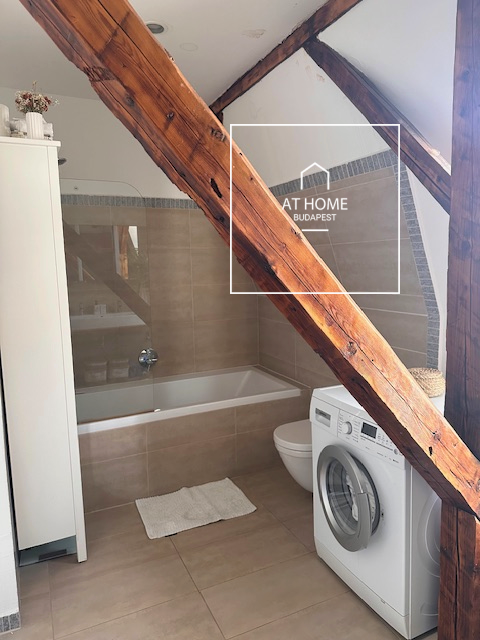 Exclusive three-bedroom apartment with stunning panoramic views on Rózsadomb