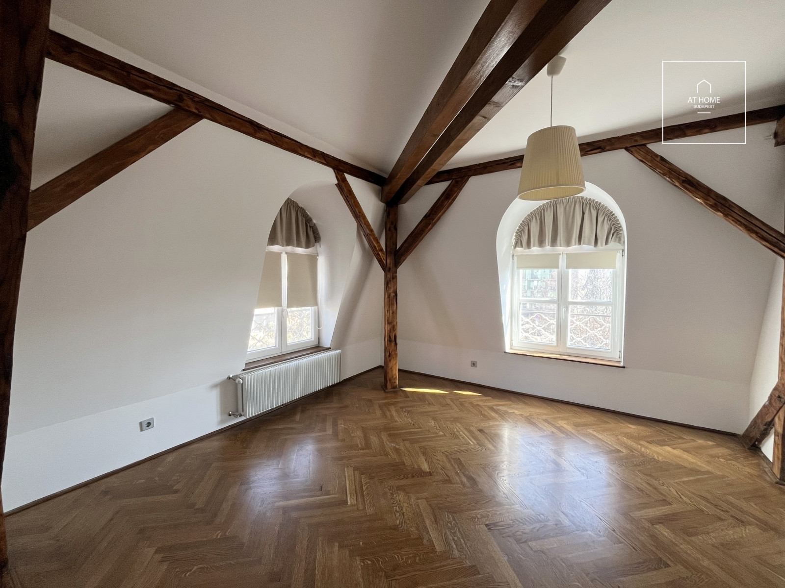 Exclusive three-bedroom apartment with stunning panoramic views on Rózsadomb