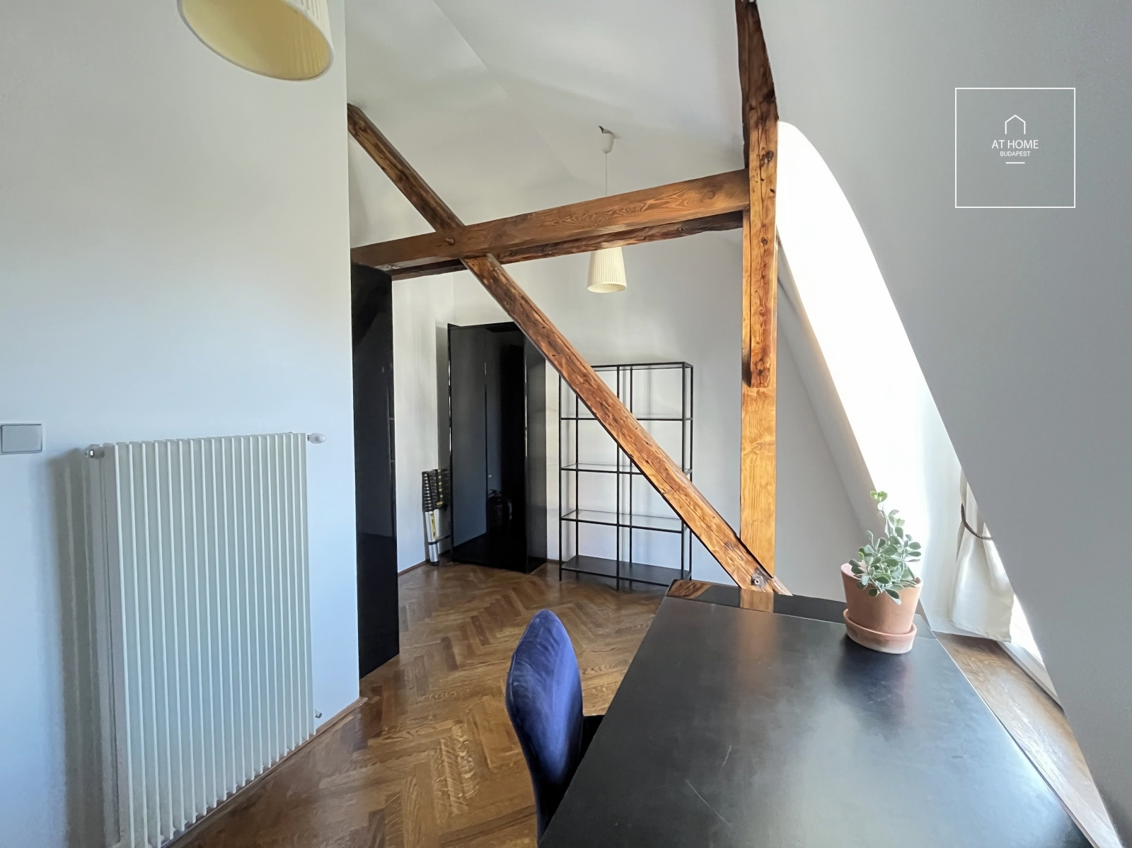 Exclusive three-bedroom apartment with stunning panoramic views on Rózsadomb