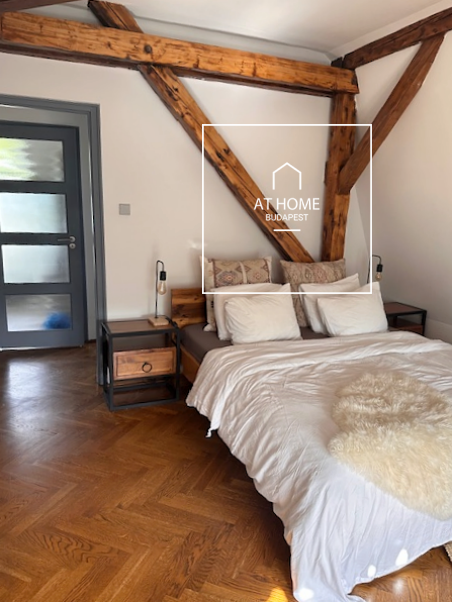 Exclusive three-bedroom apartment with stunning panoramic views on Rózsadomb