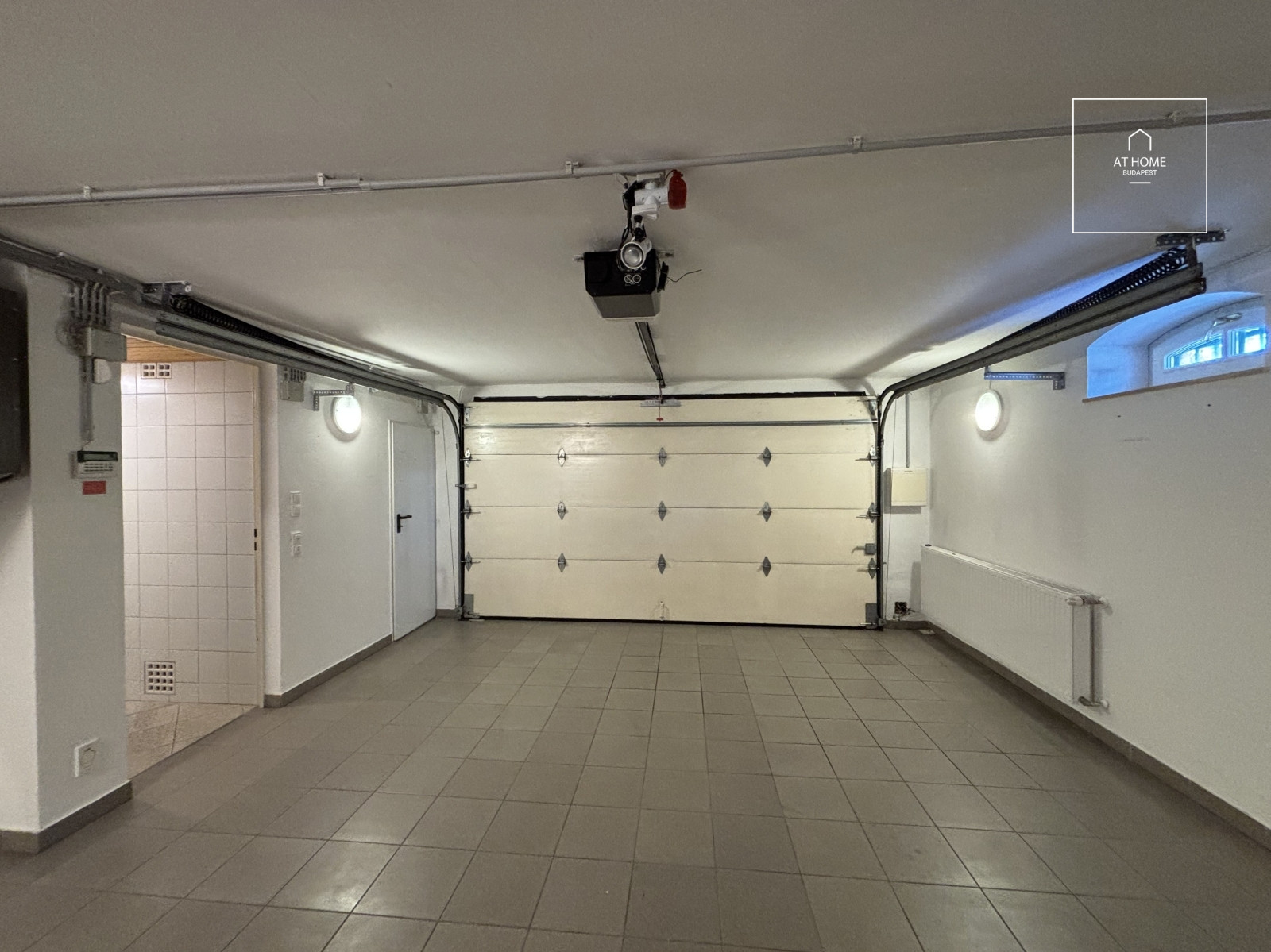 Különleges villa stílusú 260m-es ikerház a XII. kerületben, Istenhegyen