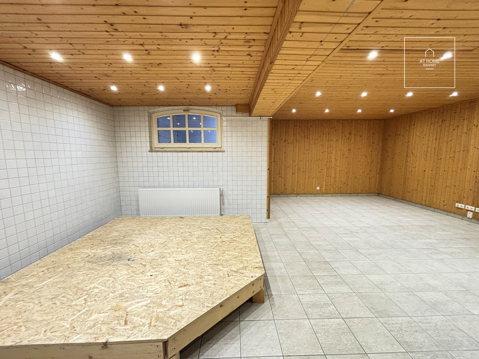 Különleges villa stílusú 260m-es ikerház a XII. kerületben, Istenhegyen