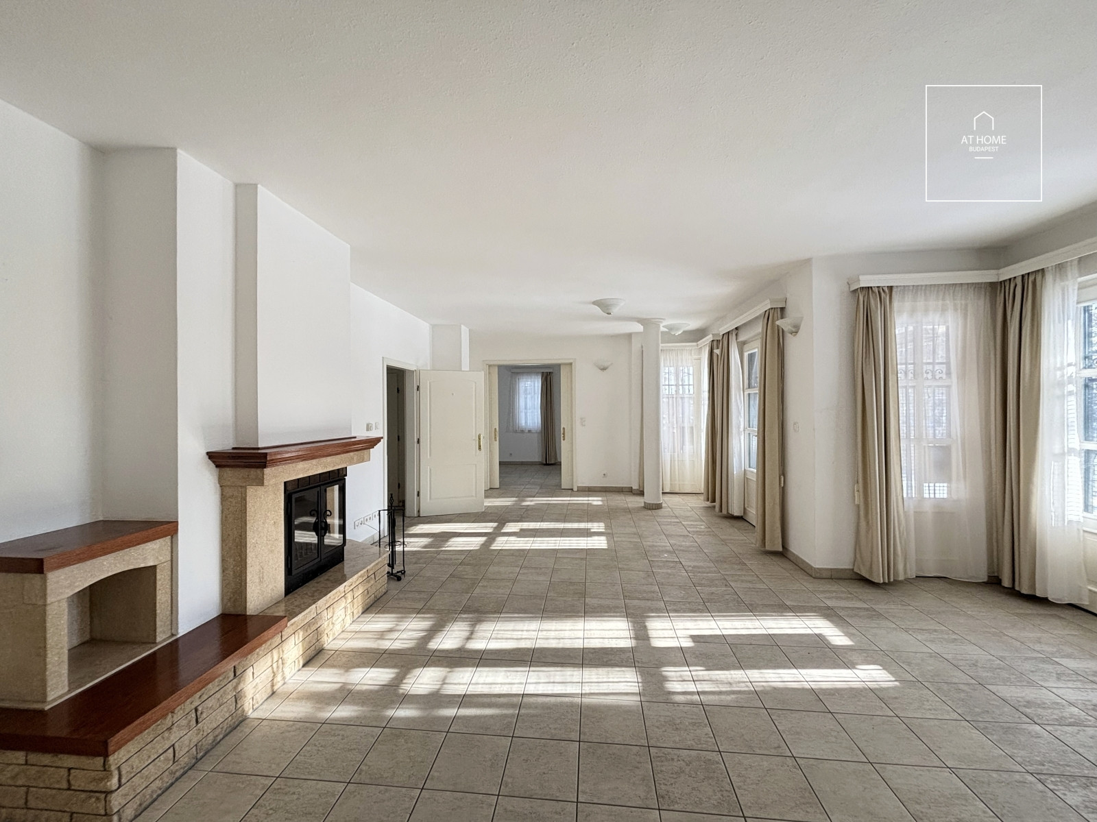 A distinctive 260 m² villa-style semi-detached house in Budapest’s District XII, Istenhegy