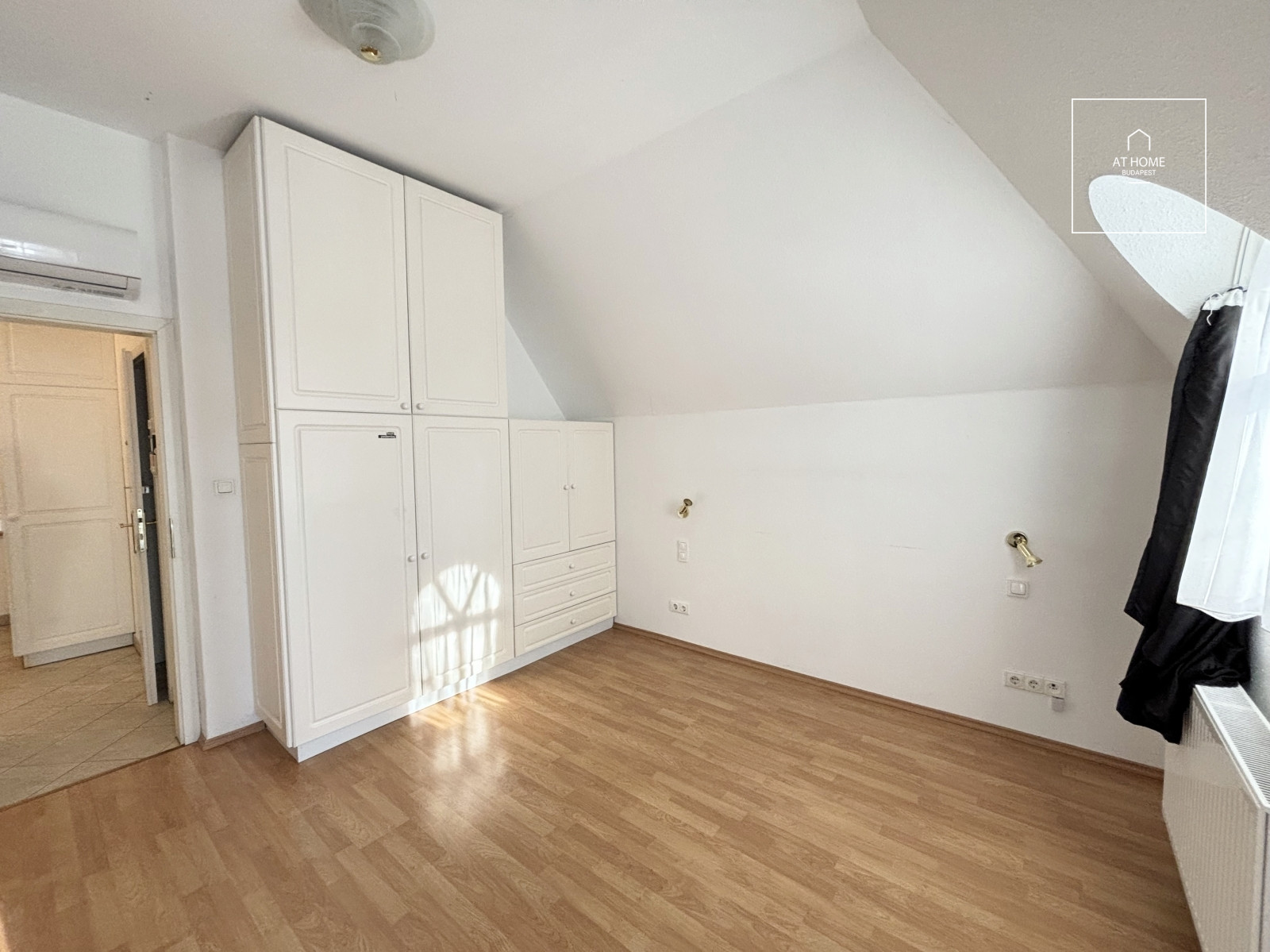 A distinctive 260 m² villa-style semi-detached house in Budapest’s District XII, Istenhegy