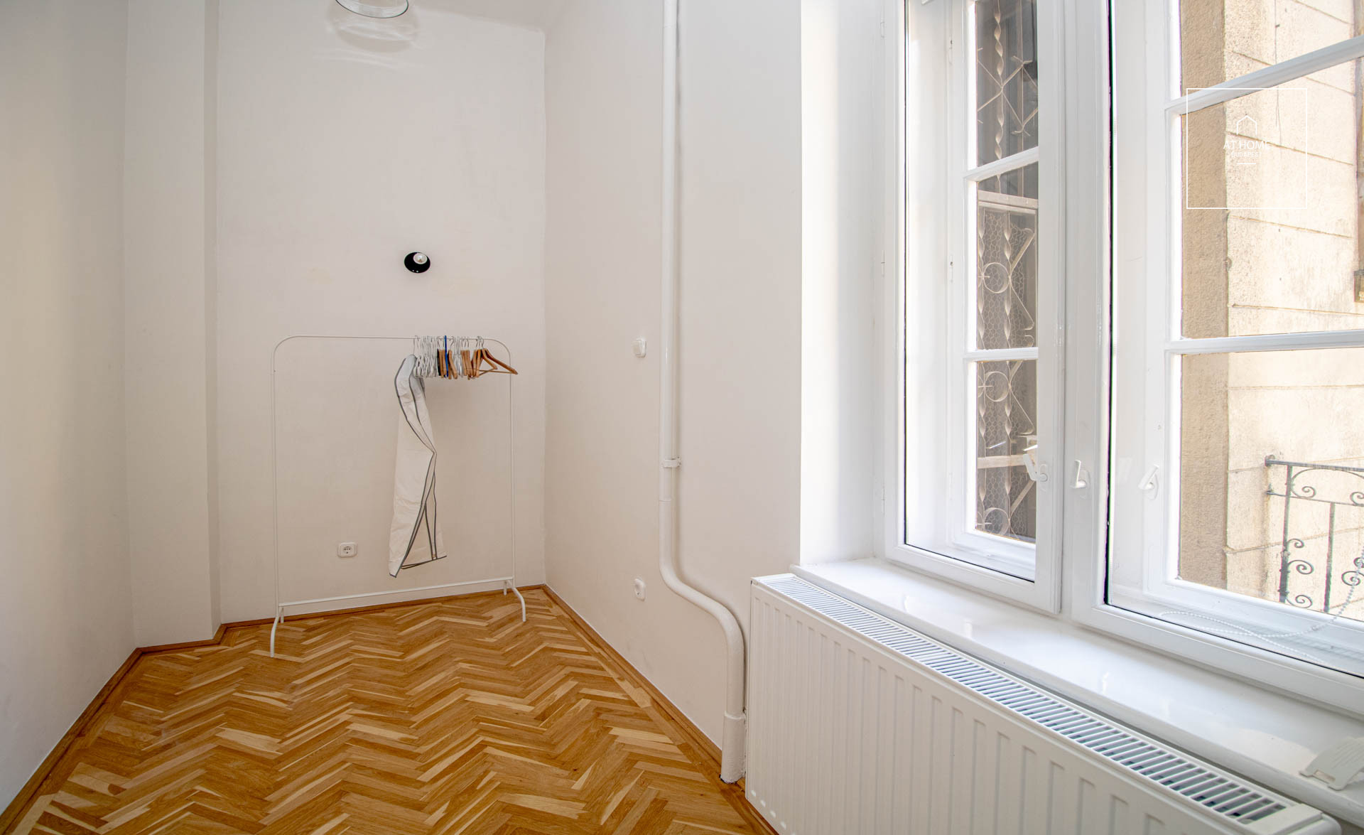 Modern 3-bedroom apartment in a classic-style building in District VII