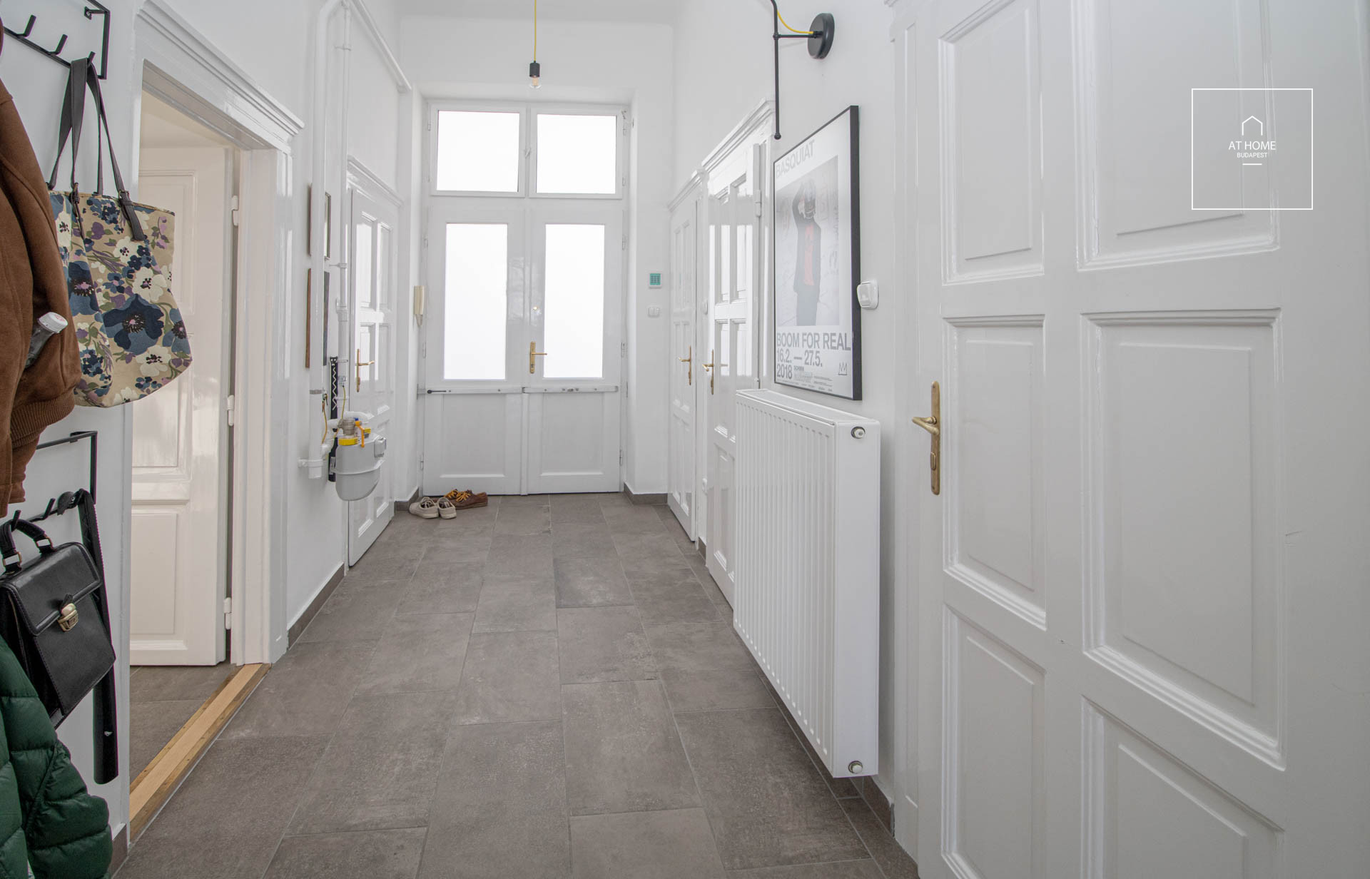 Modern 3-bedroom apartment in a classic-style building in District VII