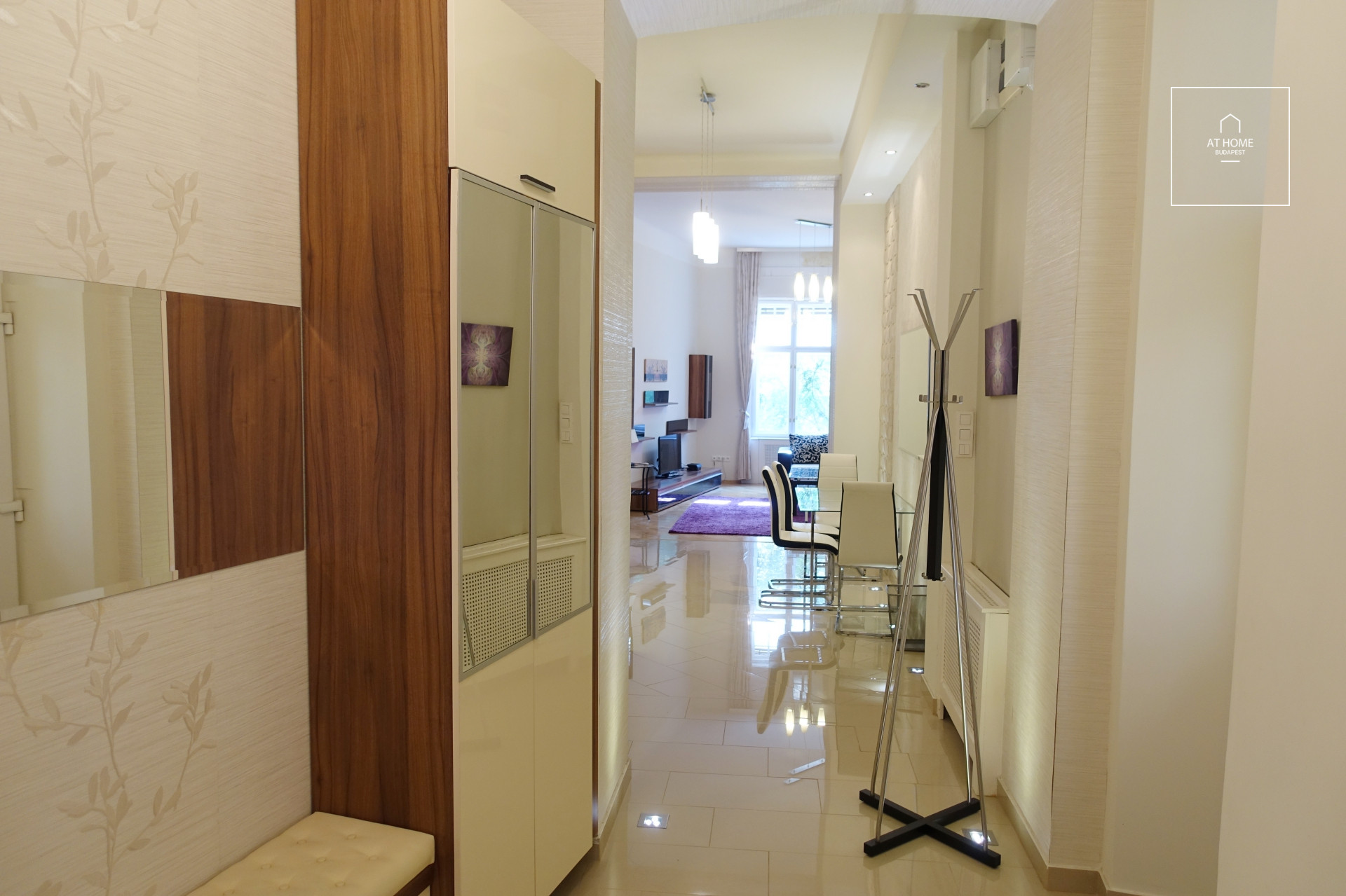 Exclusive two-bedroom downtown apartment near the Parliament