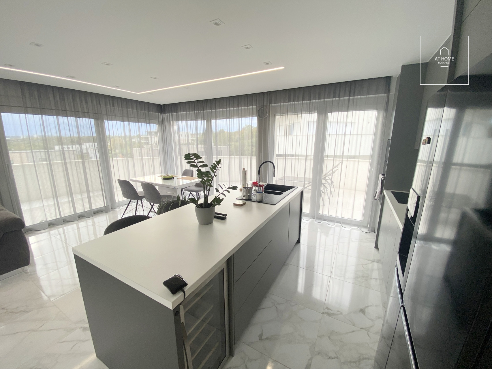 Lélegzetelállító  penthouse lakás bérbeadó Budapest XI. kerület, Hosszúrét