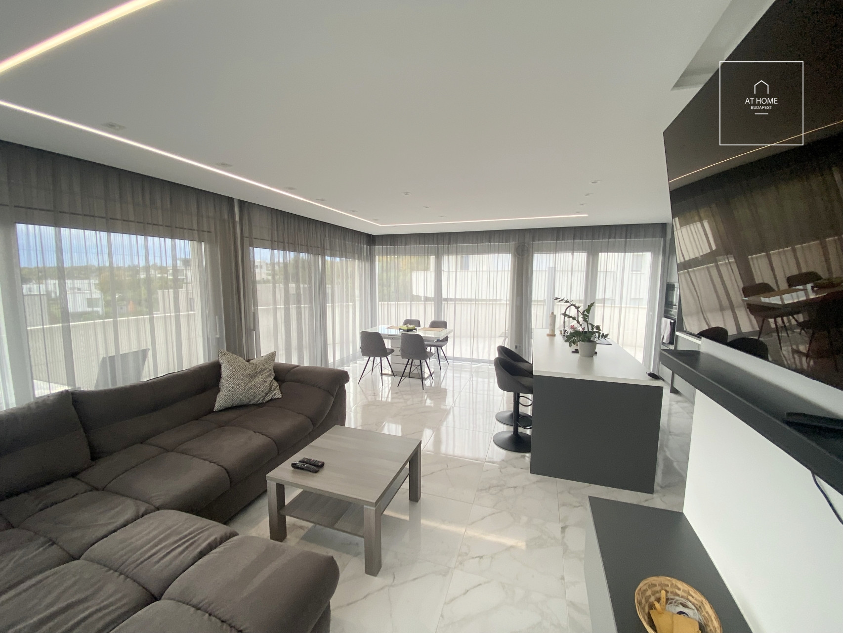 Stellar penthouse apartment for rent Budapest XI. district, Hosszúrét