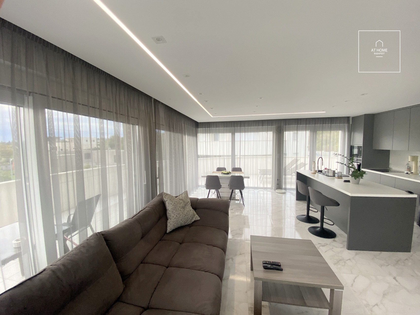 Lélegzetelállító  penthouse lakás bérbeadó Budapest XI. kerület, Hosszúrét