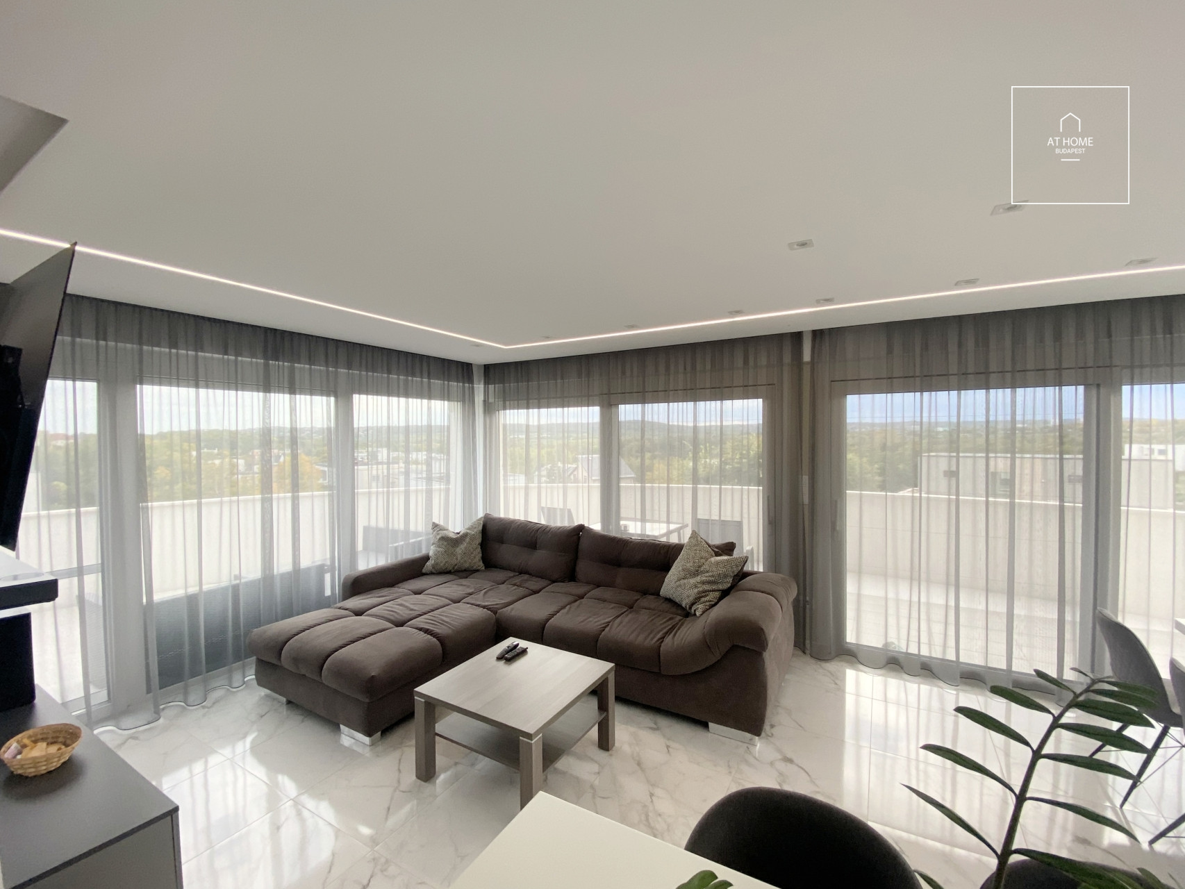 Lélegzetelállító  penthouse lakás bérbeadó Budapest XI. kerület, Hosszúrét