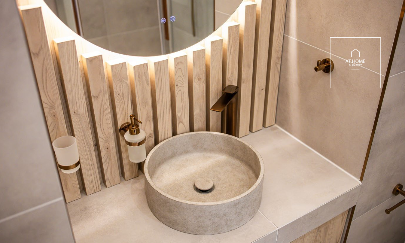 Fully renovated premium apartment with 3 bedrooms in District I