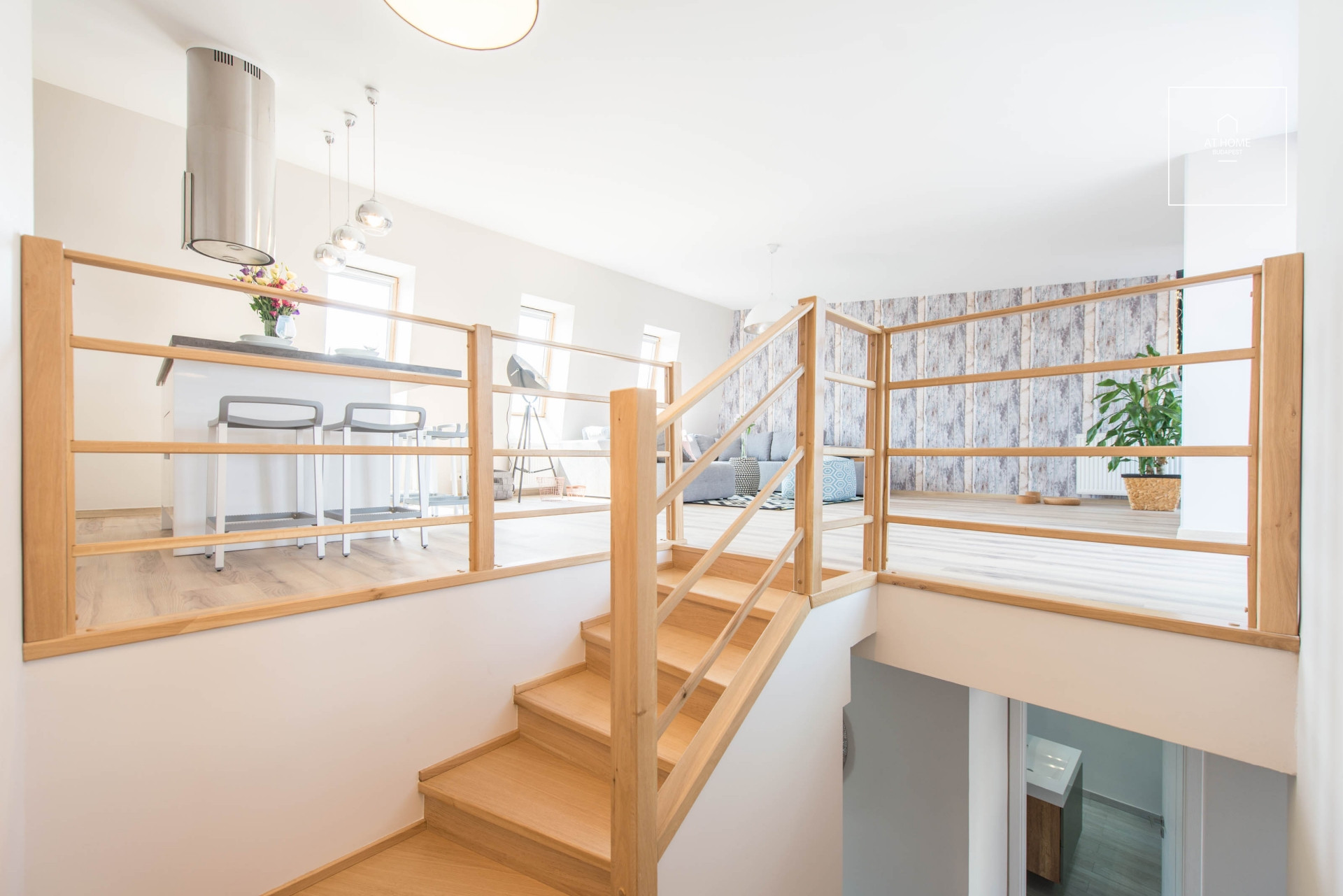 3 hálószobás penthouse luxuslakás kiadó a VI. kerületben