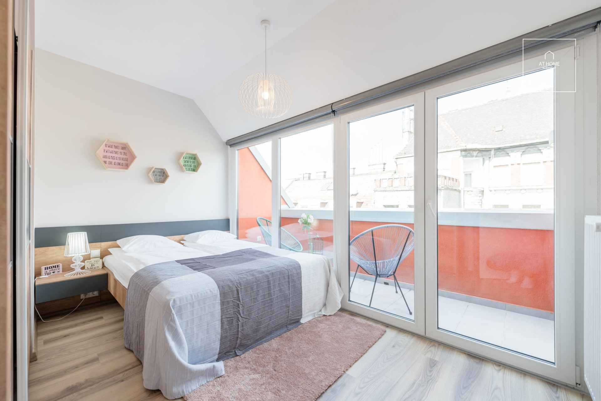 3 hálószobás penthouse luxuslakás kiadó a VI. kerületben