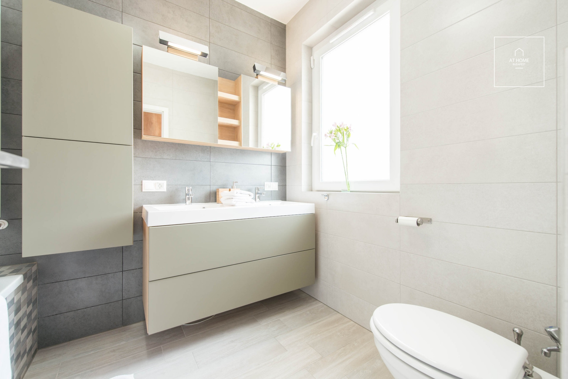 3 hálószobás penthouse luxuslakás kiadó a VI. kerületben