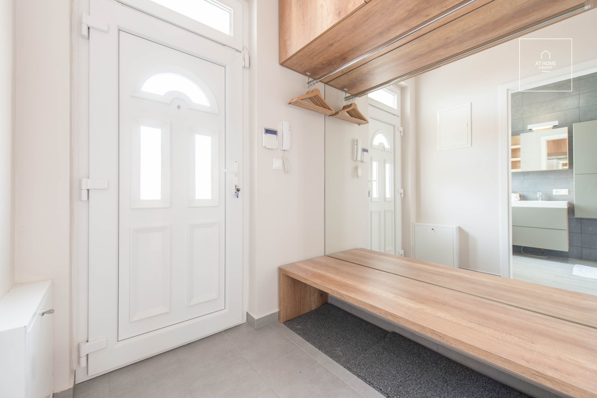 3 hálószobás penthouse luxuslakás kiadó a VI. kerületben
