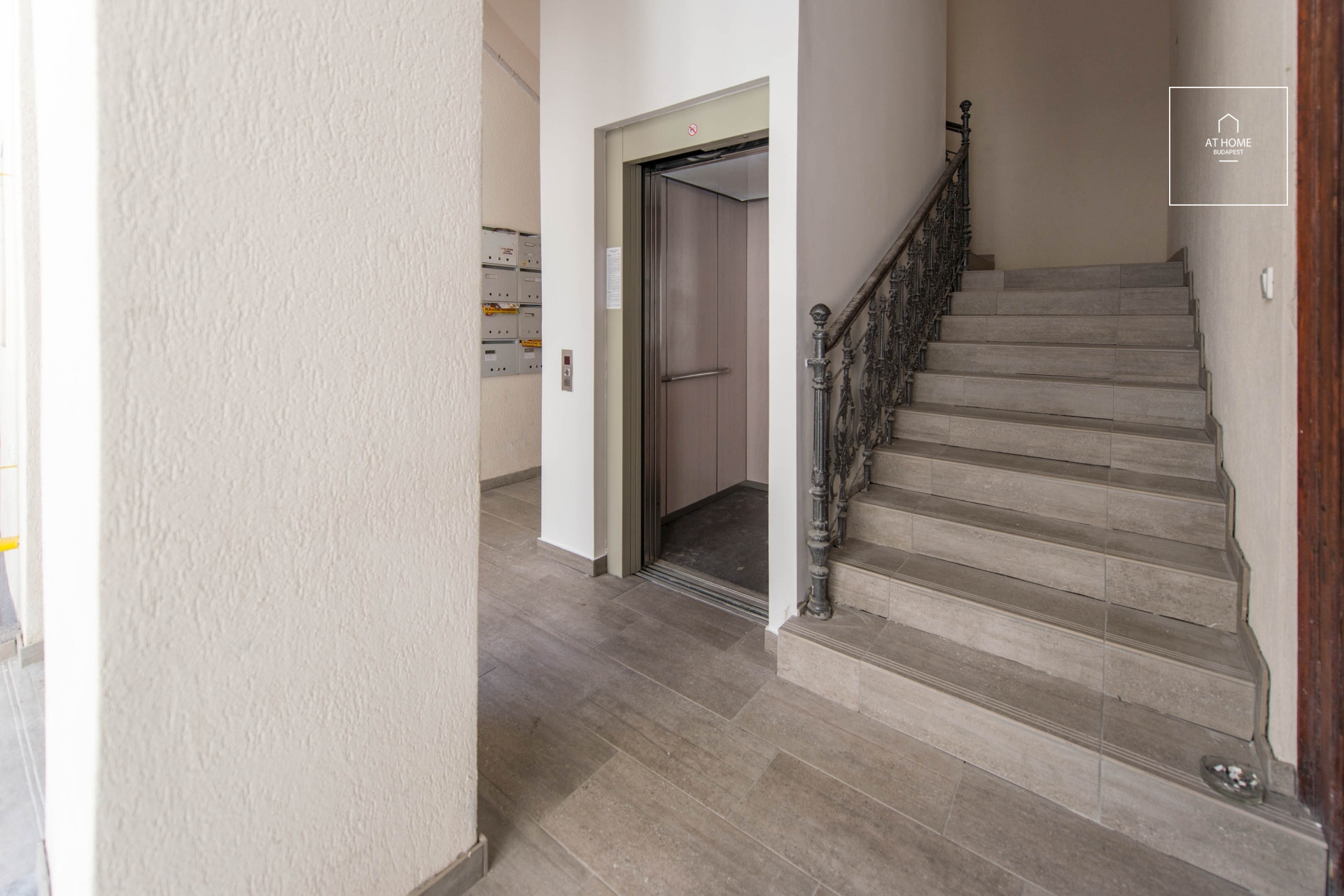 3 hálószobás penthouse luxuslakás kiadó a VI. kerületben
