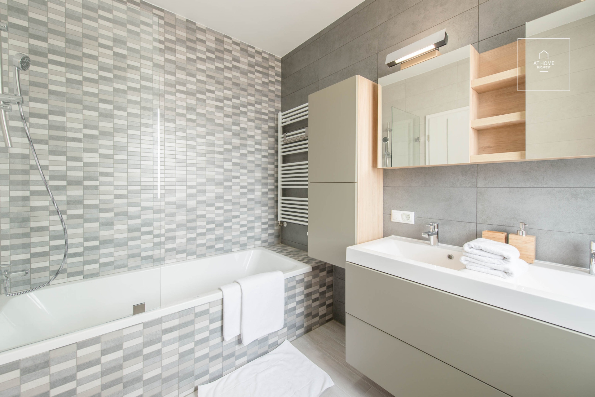 3-bedroom luxury penthouse apartment for rent in Budapest VI. district
