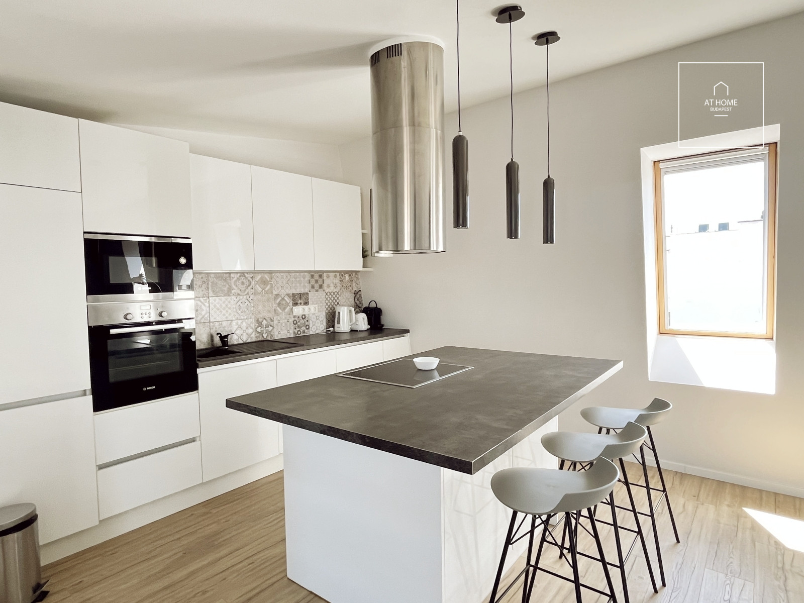 3-bedroom luxury penthouse apartment for rent in Budapest VI. district