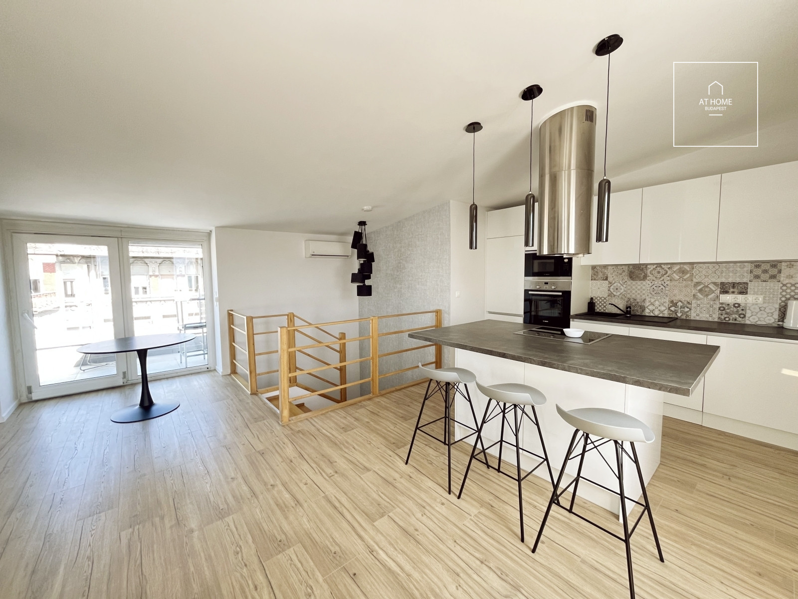 3-bedroom luxury penthouse apartment for rent in Budapest VI. district