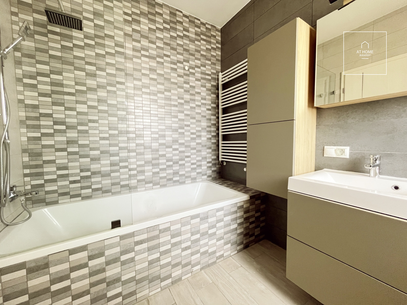 3-bedroom luxury penthouse apartment for rent in Budapest VI. district