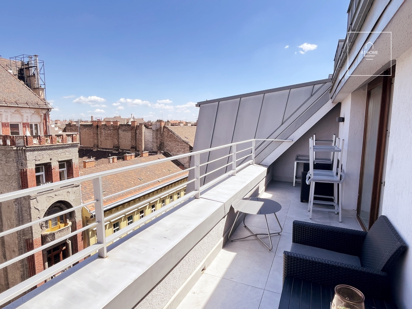 3-bedroom luxury penthouse apartment for rent in Budapest VI. district