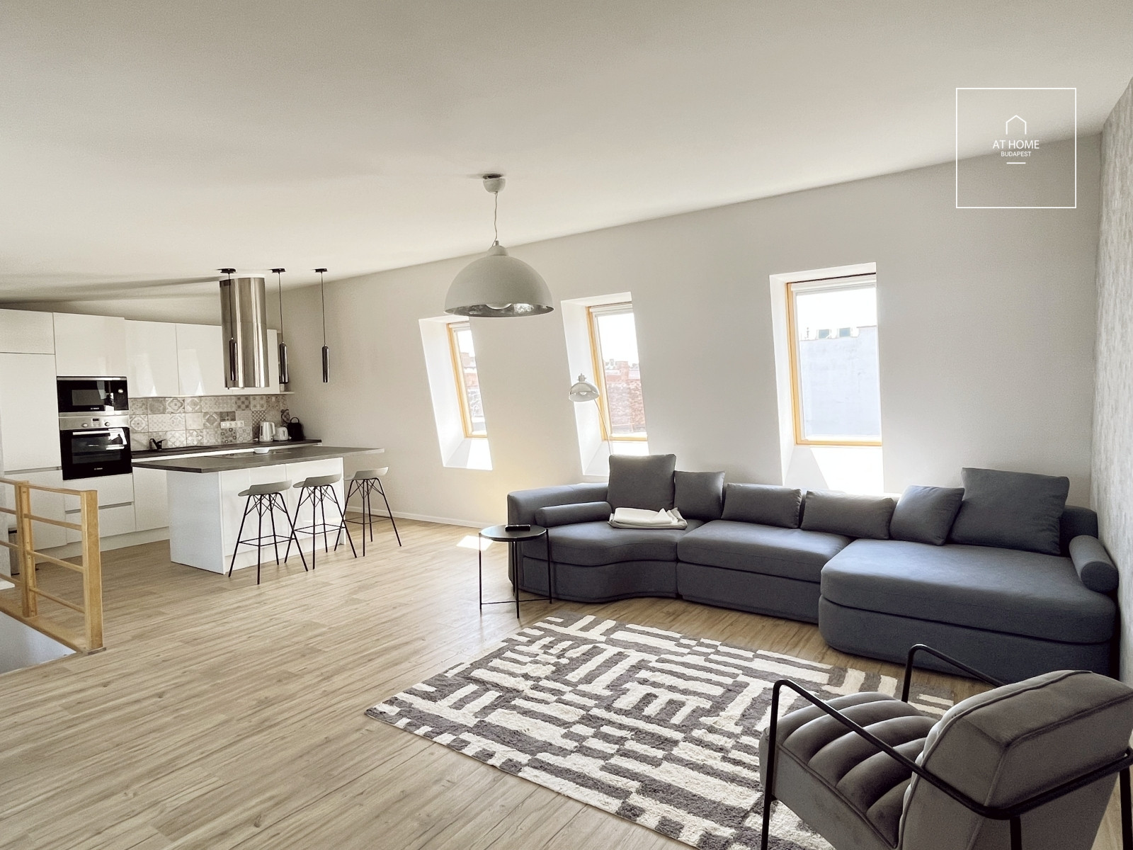 3 hálószobás penthouse luxuslakás kiadó a VI. kerületben