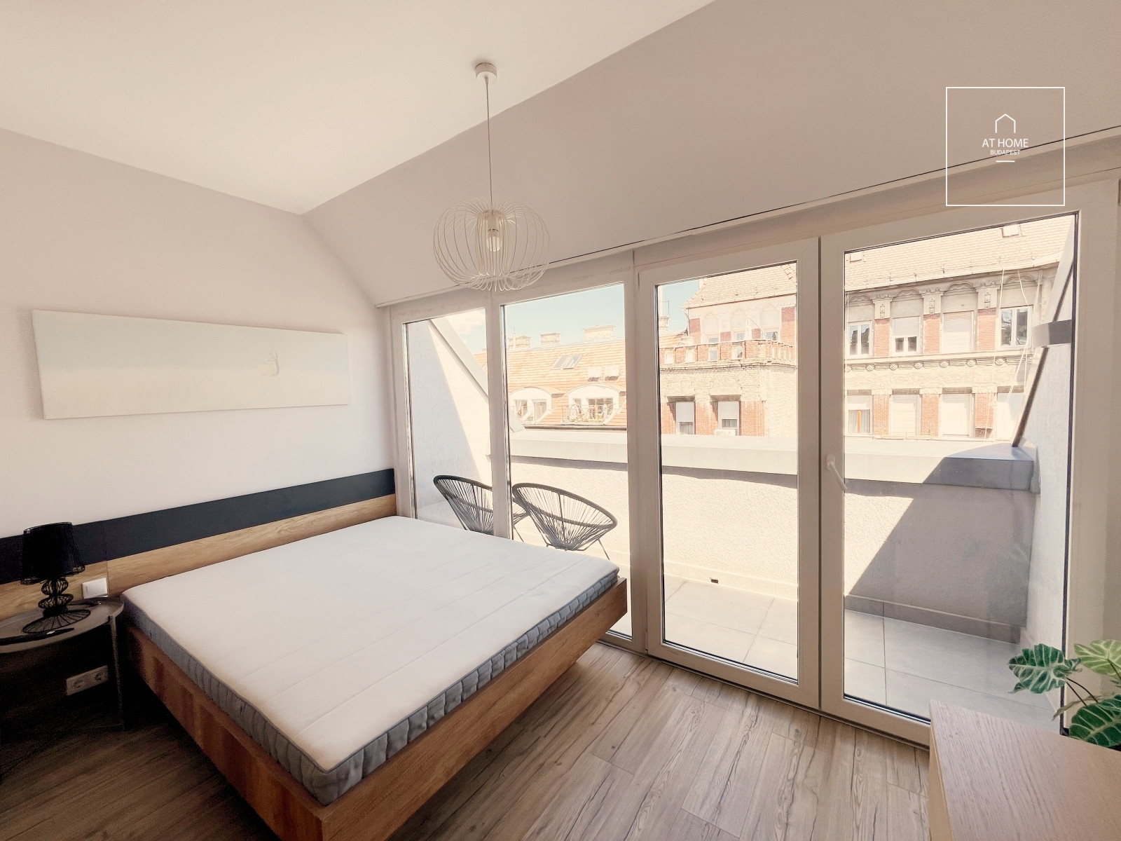 3 hálószobás penthouse luxuslakás kiadó a VI. kerületben