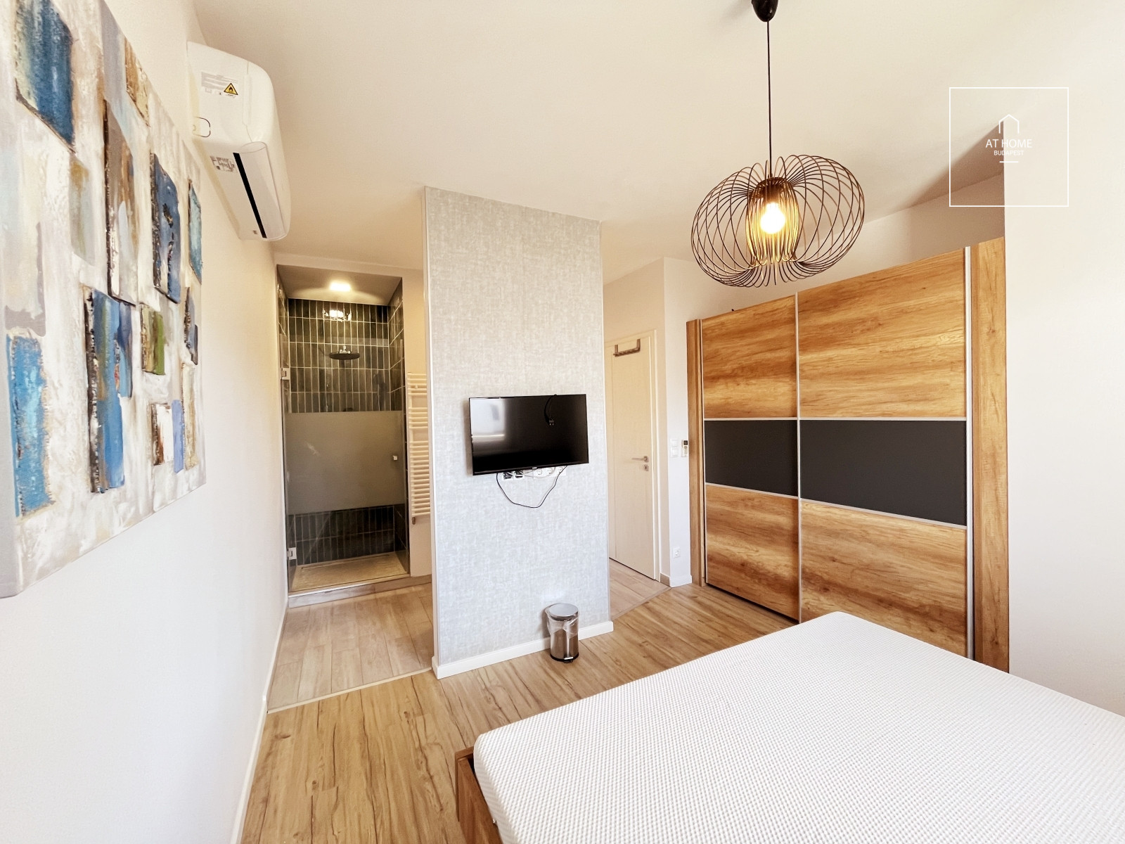 3-bedroom luxury penthouse apartment for rent in Budapest VI. district