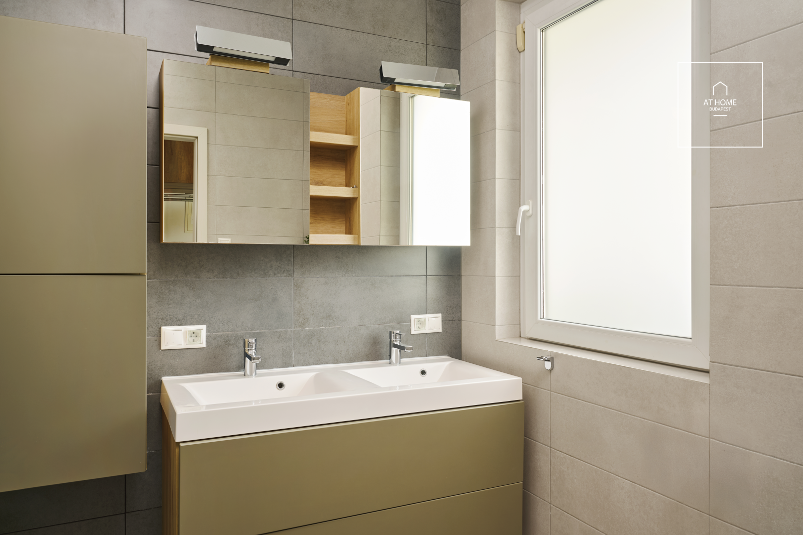 3-bedroom luxury penthouse apartment for rent in Budapest VI. district