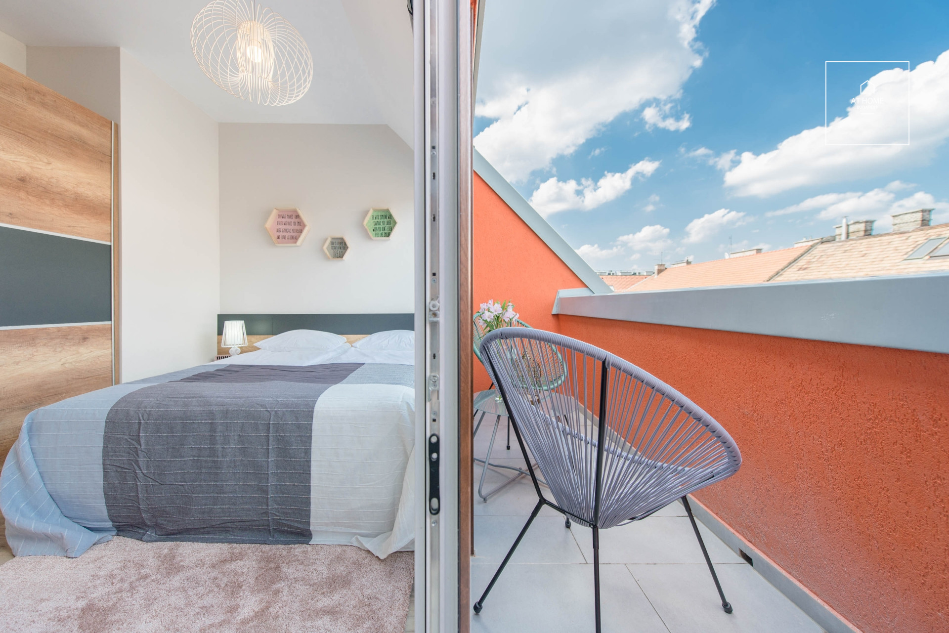 5 hálószobás penthouse luxuslakás kiadó a VI. kerületben