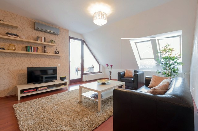 Elegant penthouse apartment VI. district, Terézváros