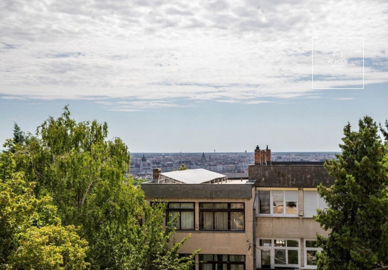 Bright 81 sqm Nnewly-built Apartment with City Panorama and Garden Access in District II