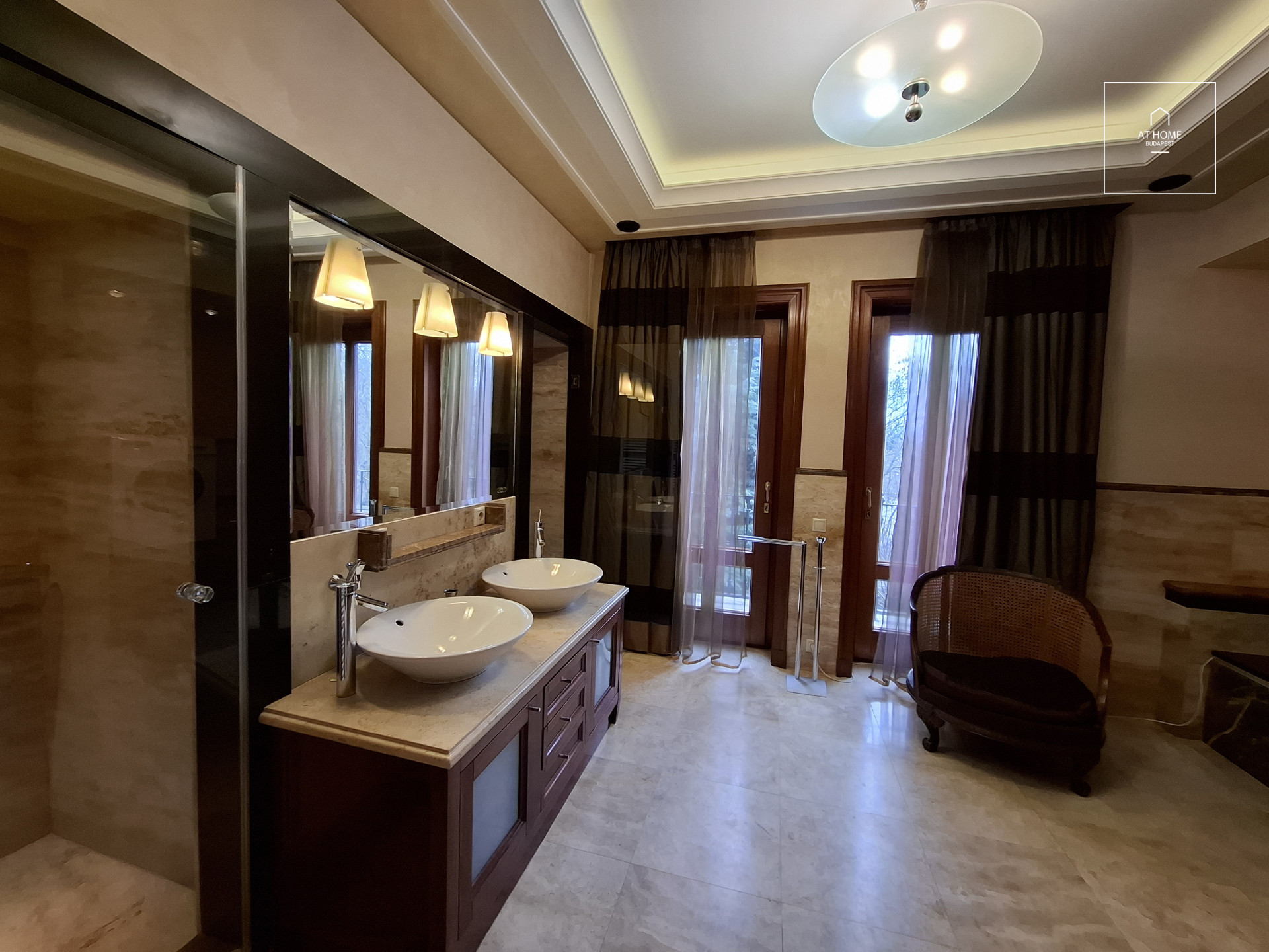 Spacious 250 m² duplex apartment with panoramic forest views in District II