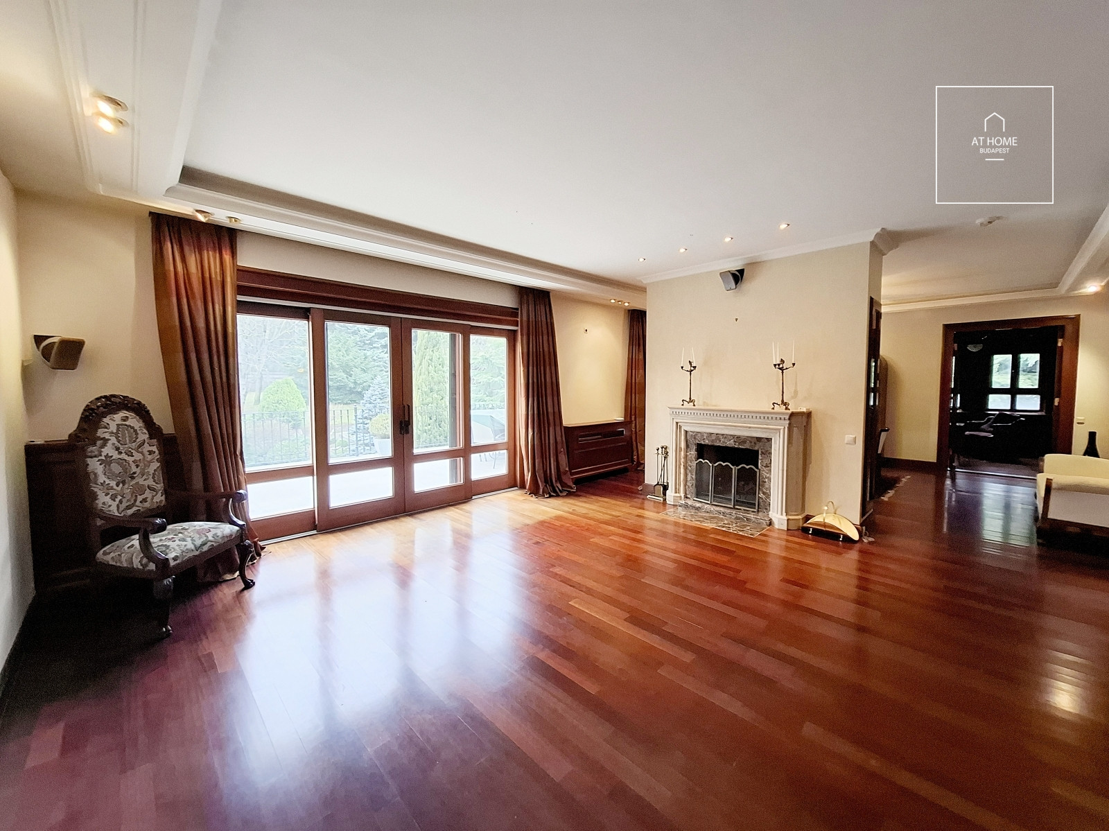 Spacious 250 m² duplex apartment with panoramic forest views in District II