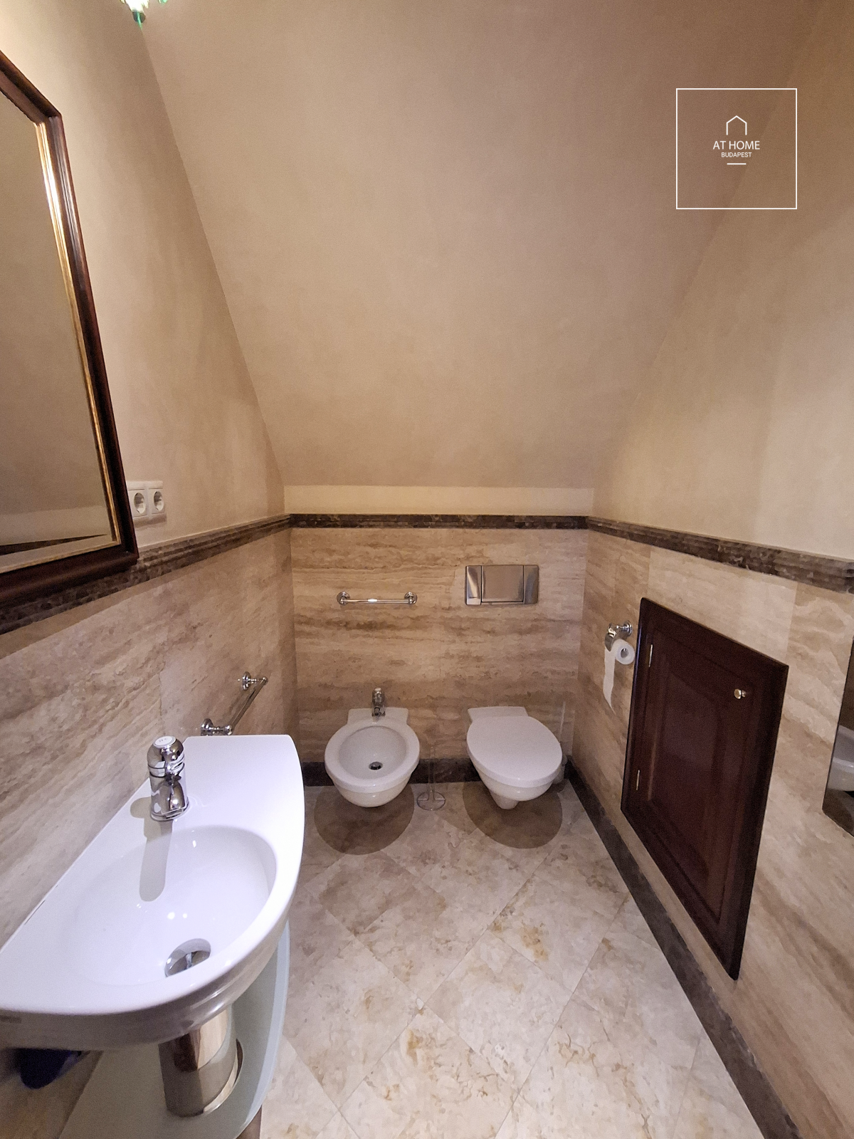 Spacious 250 m² duplex apartment with panoramic forest views in District II