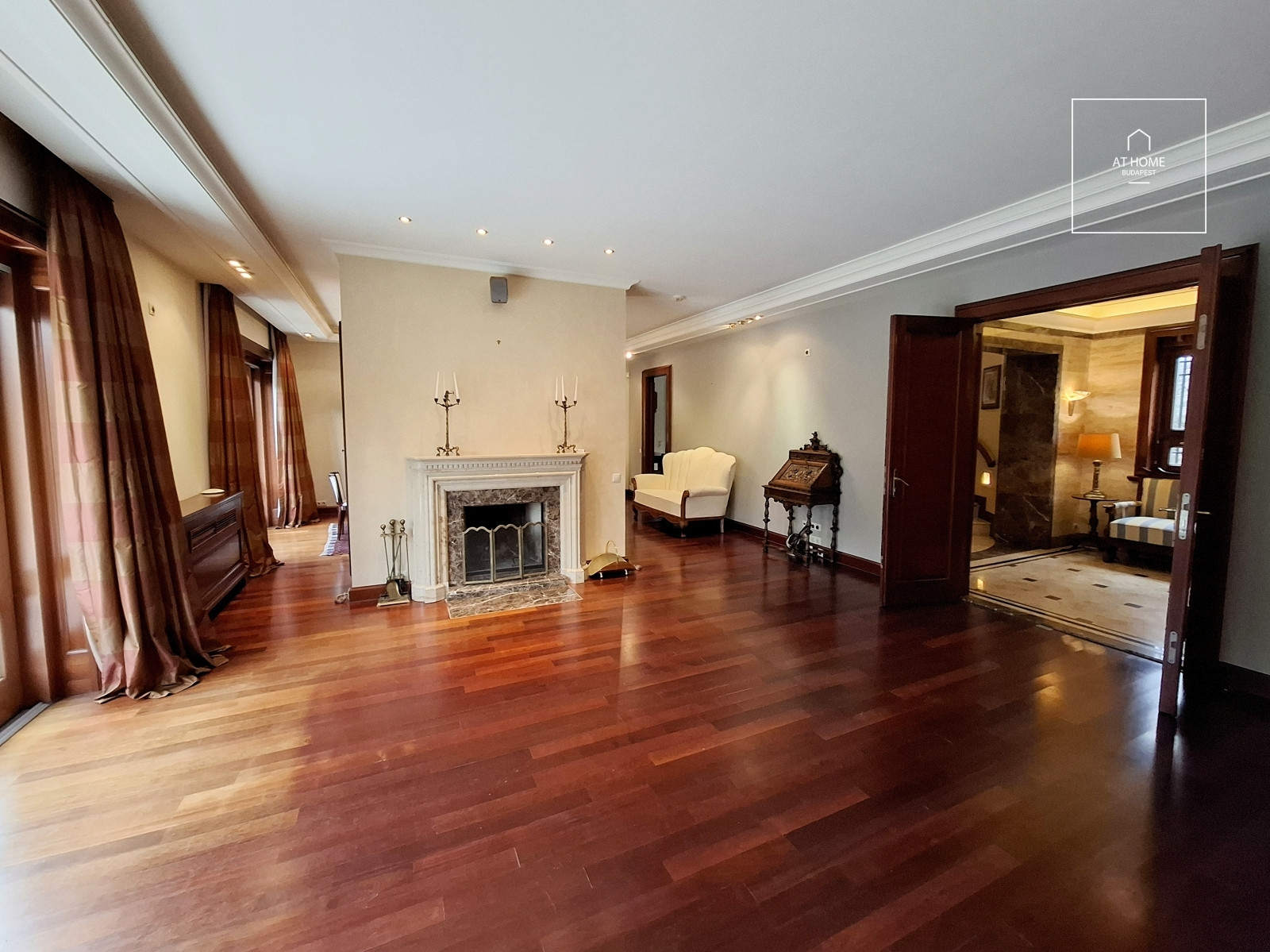 Spacious 250 m² duplex apartment with panoramic forest views in District II