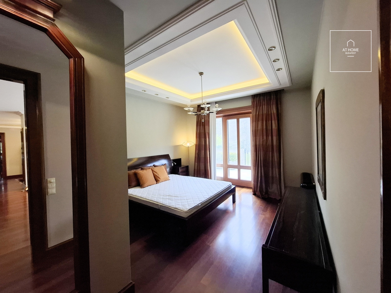 Spacious 250 m² duplex apartment with panoramic forest views in District II