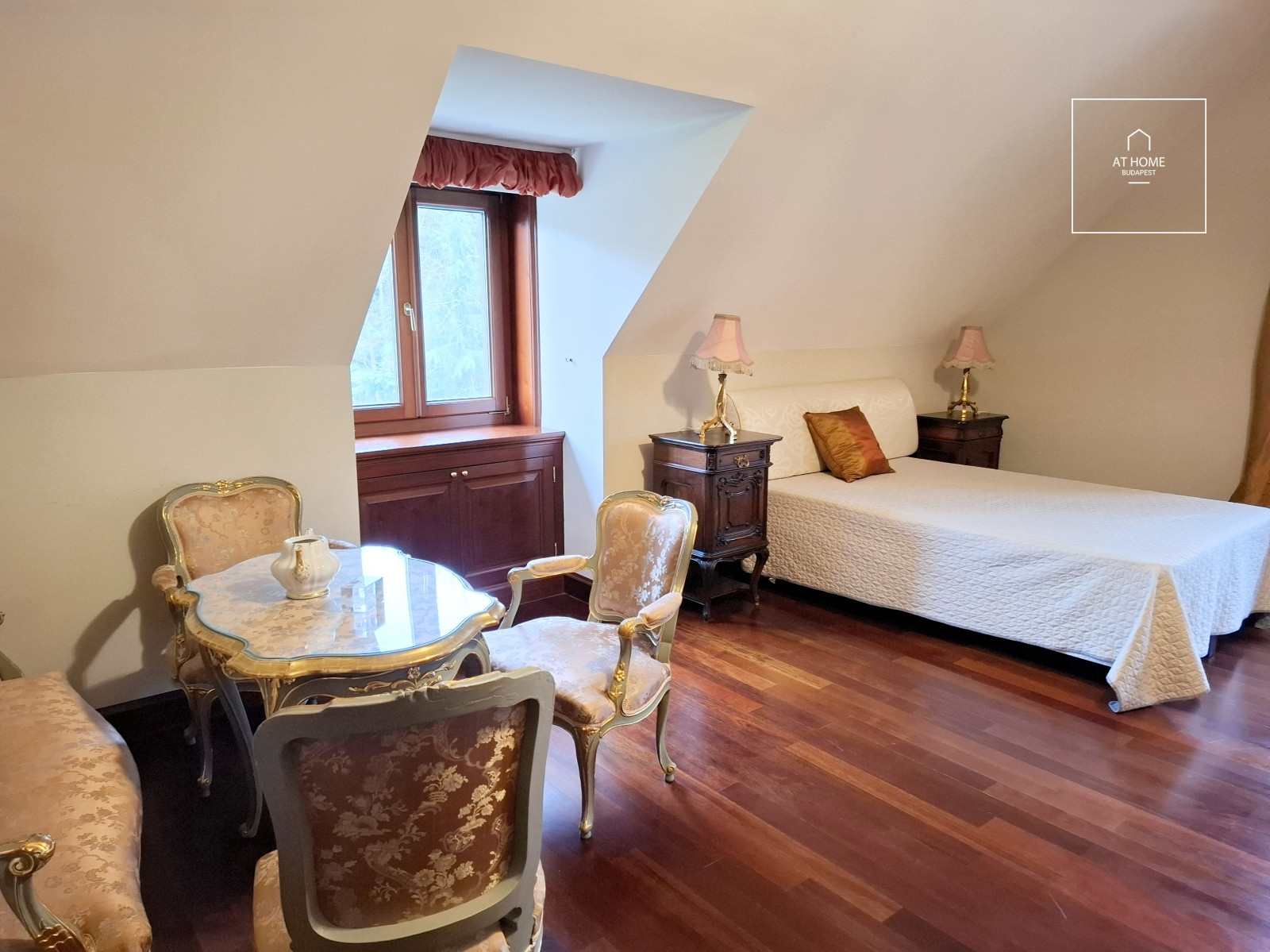 Spacious 250 m² duplex apartment with panoramic forest views in District II