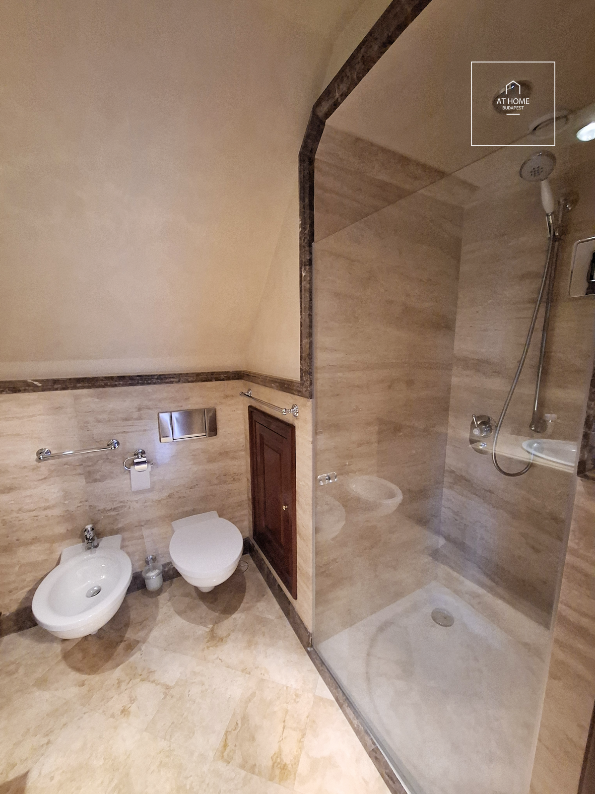 Spacious 250 m² duplex apartment with panoramic forest views in District II