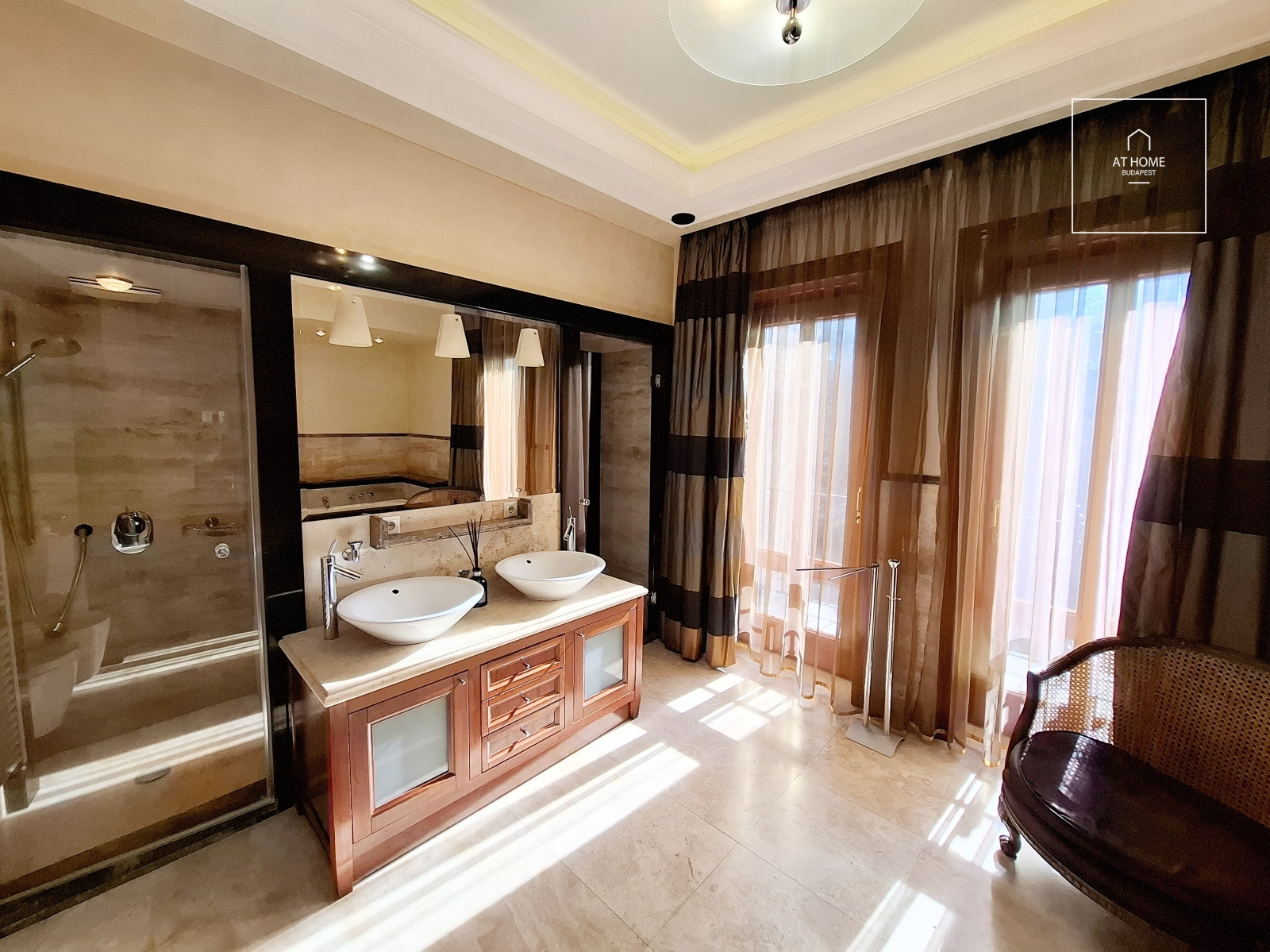 Spacious 250 m² duplex apartment with panoramic forest views in District II