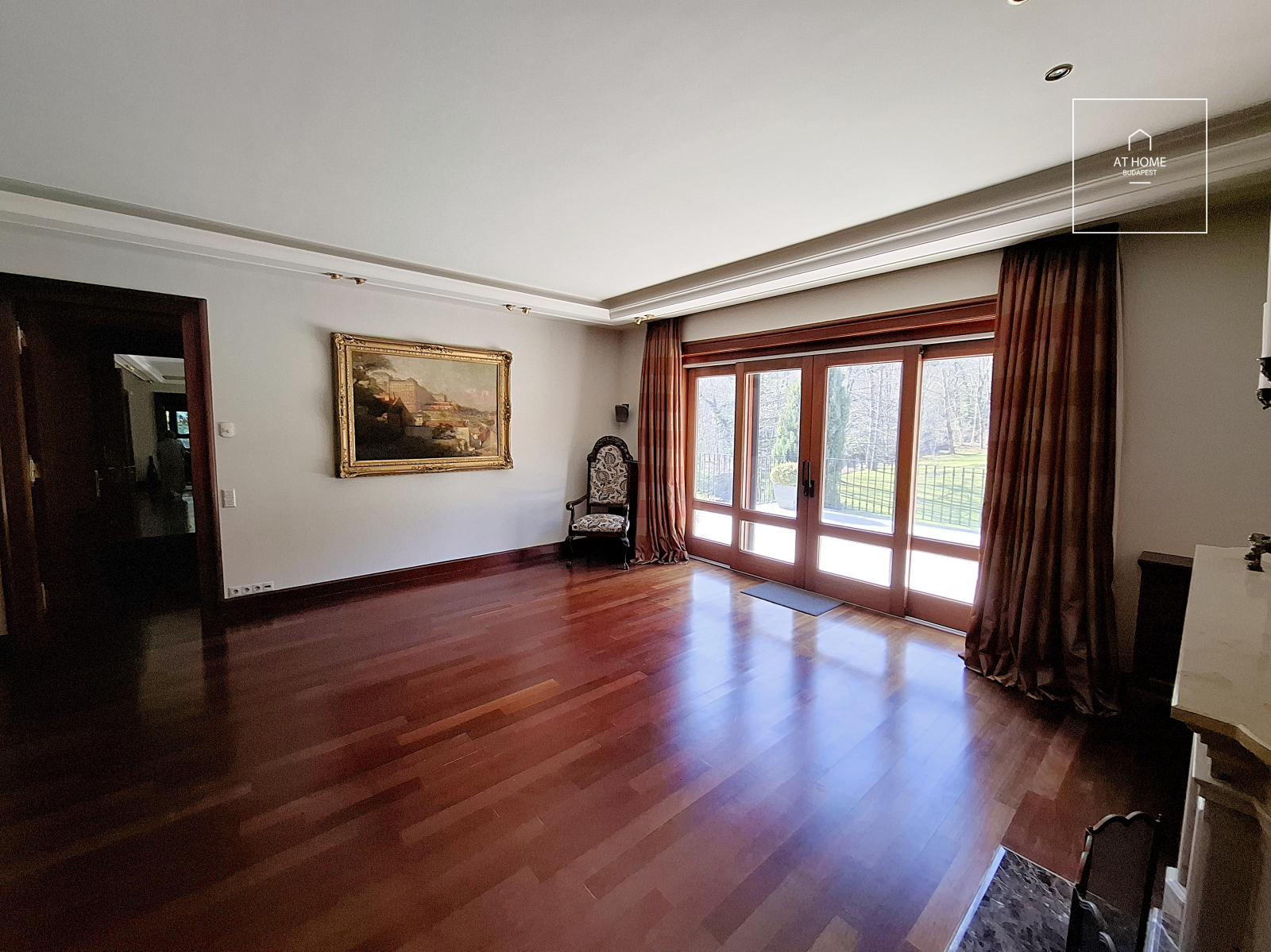 Spacious 250 m² duplex apartment with panoramic forest views in District II