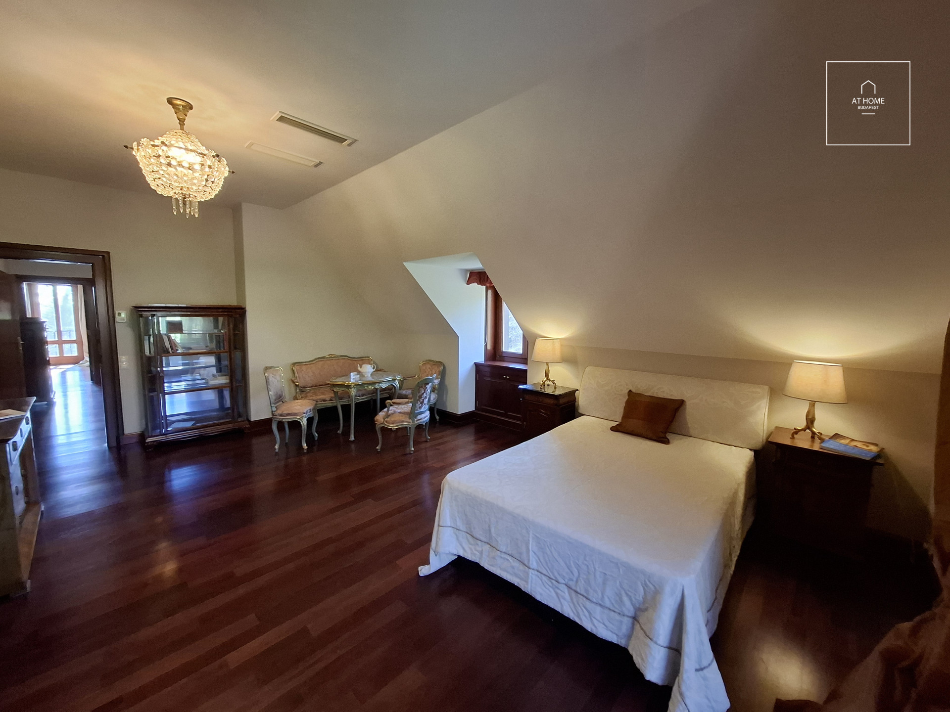 Spacious 250 m² duplex apartment with panoramic forest views in District II